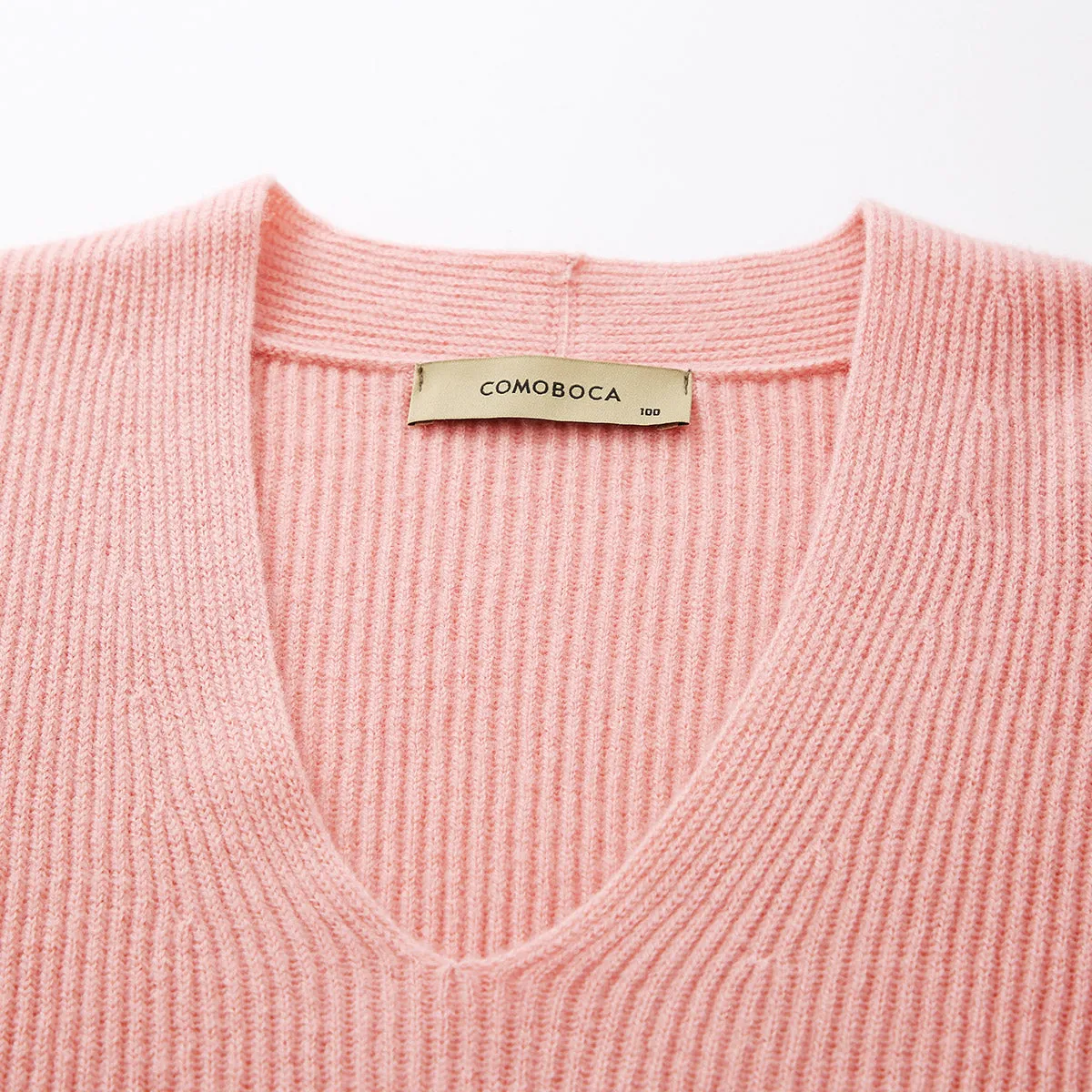 100% Wool Elegant Ribbed V-Neck Sweater