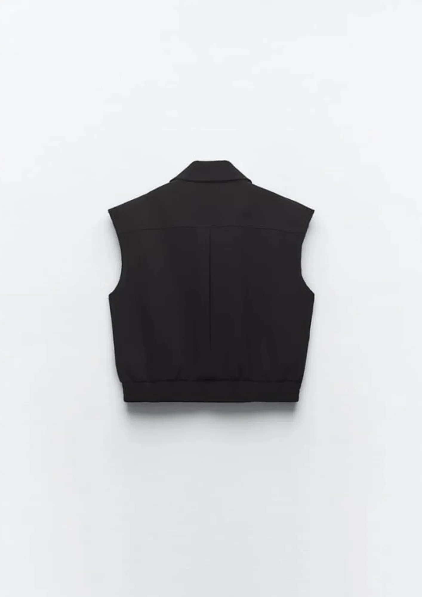 BLACK CROP GILET